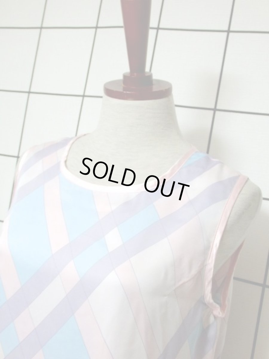 画像11: 斜めチェック柄 パステル調 上品 バックウエストリボン ノースリーブ レトロ ヨーロッパ古着 ヴィンテージワンピース【5370】 (11)