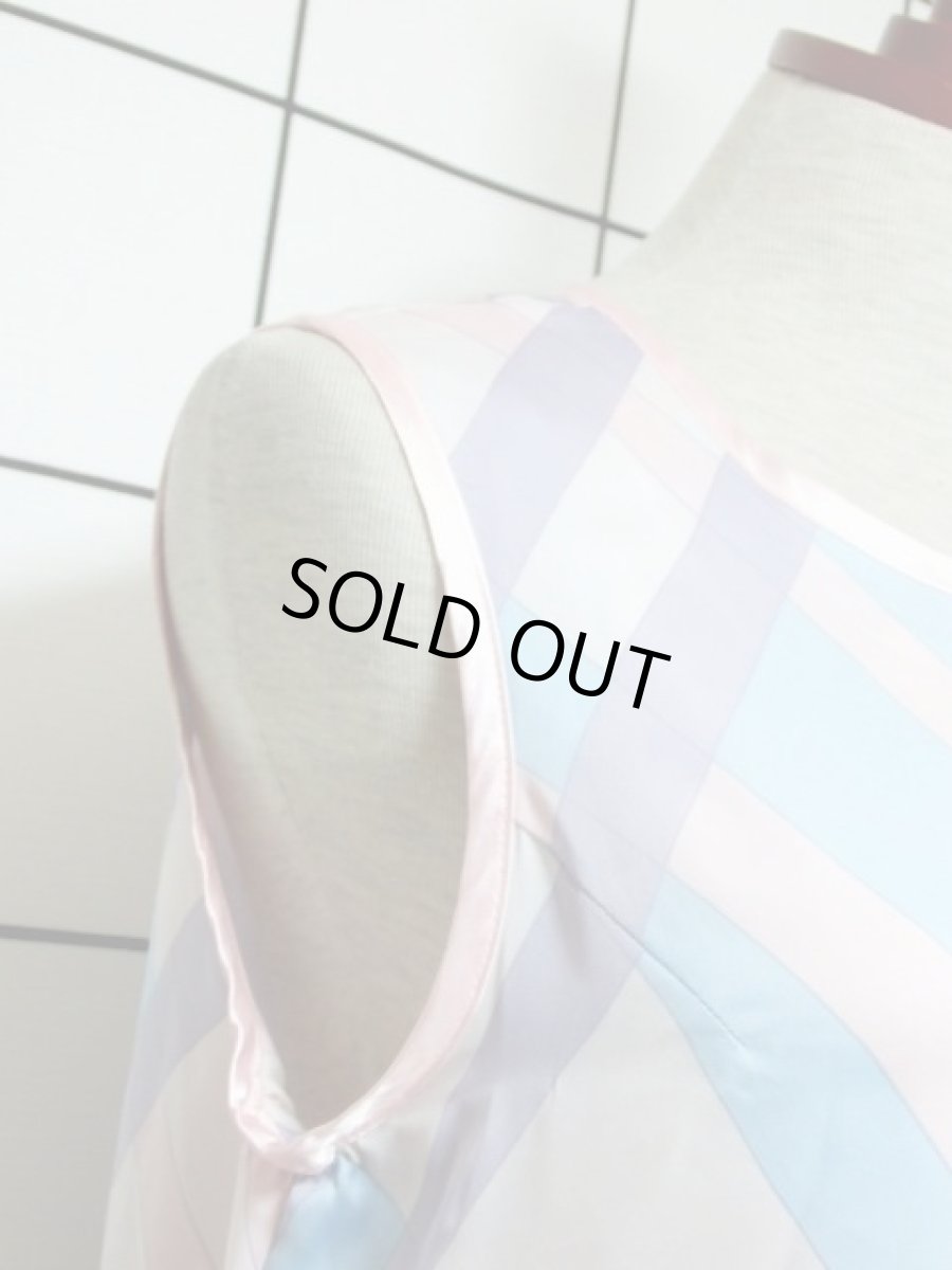 画像4: 斜めチェック柄 パステル調 上品 バックウエストリボン ノースリーブ レトロ ヨーロッパ古着 ヴィンテージワンピース【5370】 (4)