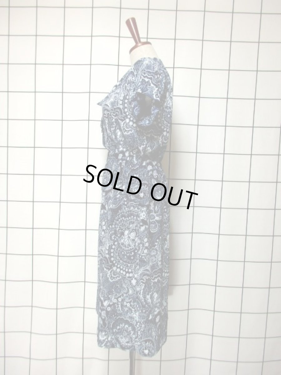 画像6: スカーフプリント ネイビー ホワイト 首元リボン 70年代 ウエストゴム 半袖 昭和レトロ 国産古着 レトロワンピース 【6864】 (6)