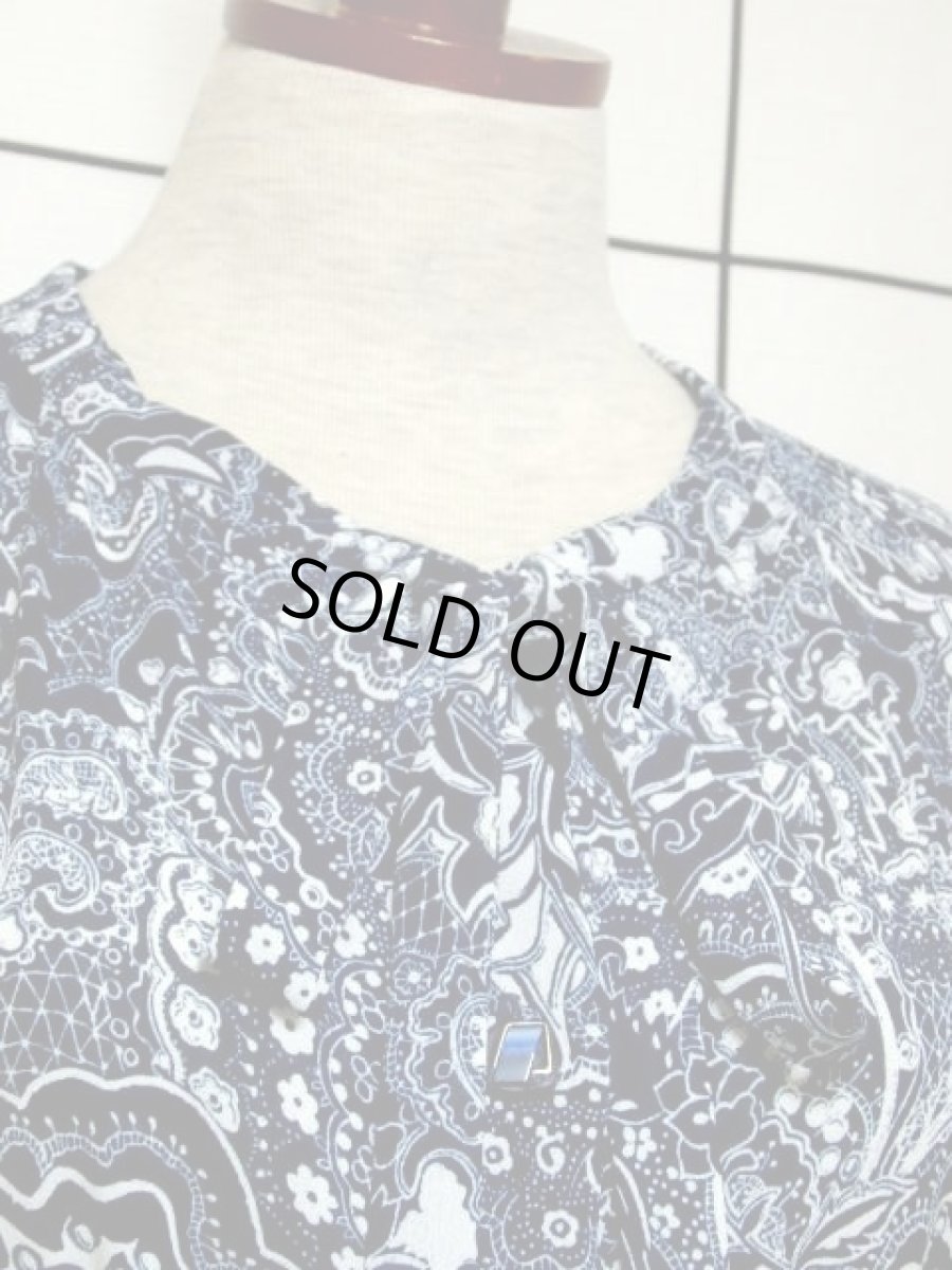 画像3: スカーフプリント ネイビー ホワイト 首元リボン 70年代 ウエストゴム 半袖 昭和レトロ 国産古着 レトロワンピース 【6864】 (3)