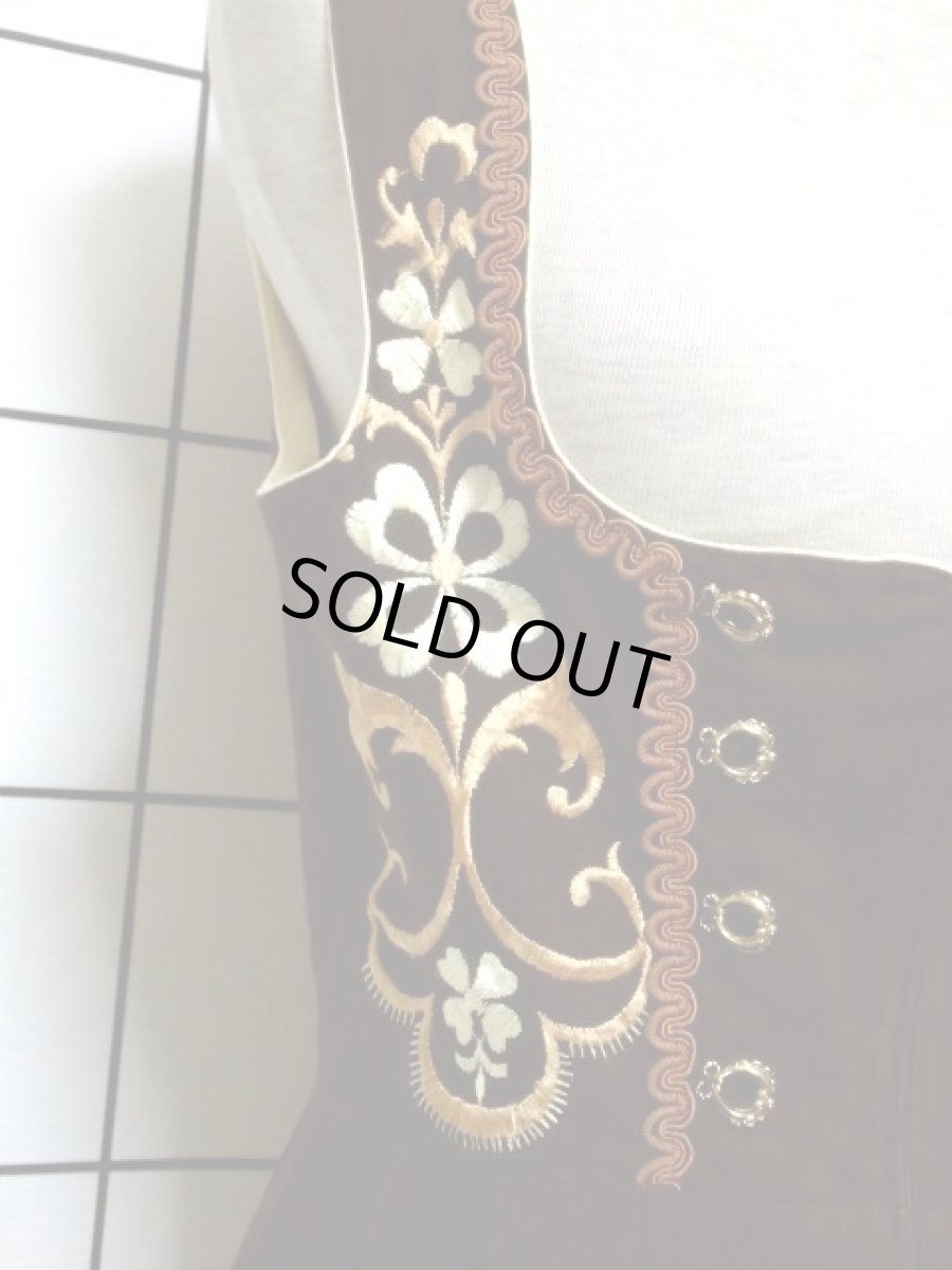 画像3: RoseDirndl AUSBAYERN 刺繍 ブラウン フロントジッパー ノースリーブ クラシカル ディアンドル チロルワンピース ドイツ民族衣装 舞台 演奏会 フォークダンス オクトーバーフェスト 【6896】 (3)