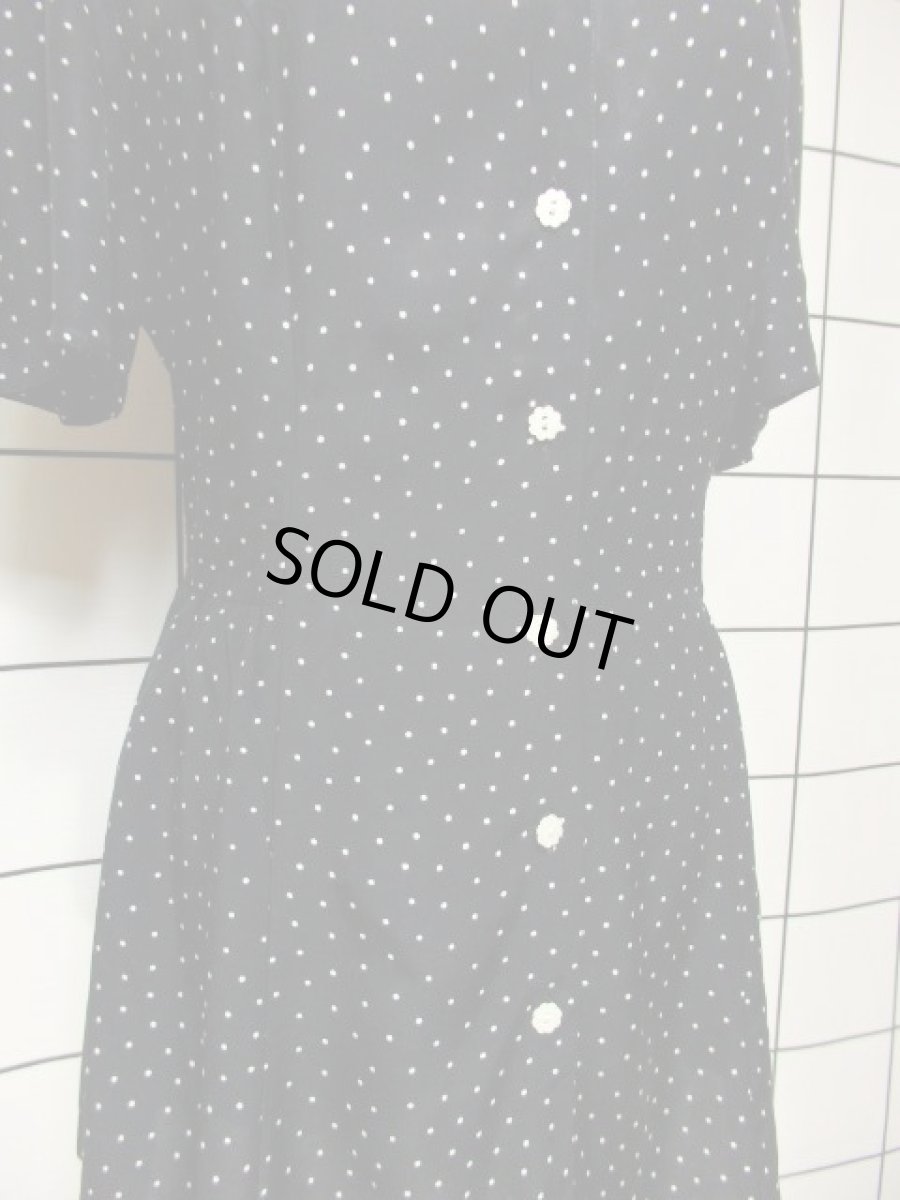 画像11: ドット柄 ブラック レース 花型ボタン バックウエストリボン レトロ ヨーロッパ古着 半袖 シャツ ヴィンテージチュニックブラウス (11)