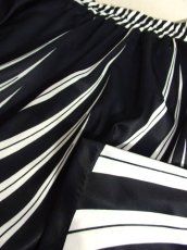 画像7: キプロス製 ダークネイビー ホワイト ウエストゴム レトロ ヨーロッパ古着 ヴィンテージスカート【6934】 (7)