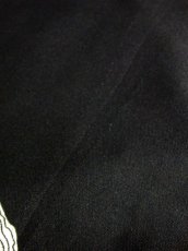 画像17: 70年代 レトロモダン 花柄 ブラック ホワイト 個性的 首元リボン レトロ 半袖 ヨーロッパ古着 ヴィンテージドレス【5901】 (17)
