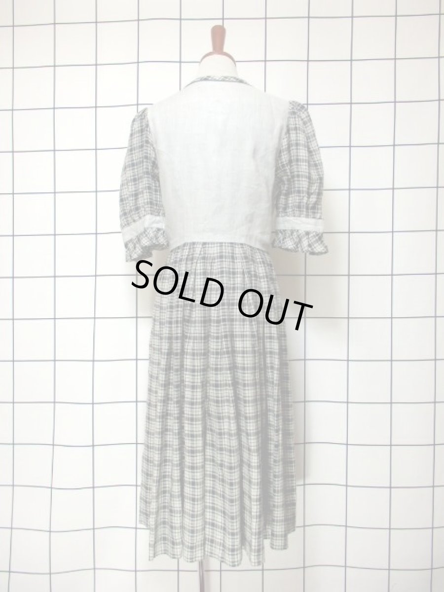 画像5: チェック柄 グレー モノトーン 前開き 切り替えし 袖あり フォークロア ディアンドル チロルワンピース ドイツ民族衣装 舞台 演奏会 フォークダンス オクトーバーフェスト【6949】 (5)