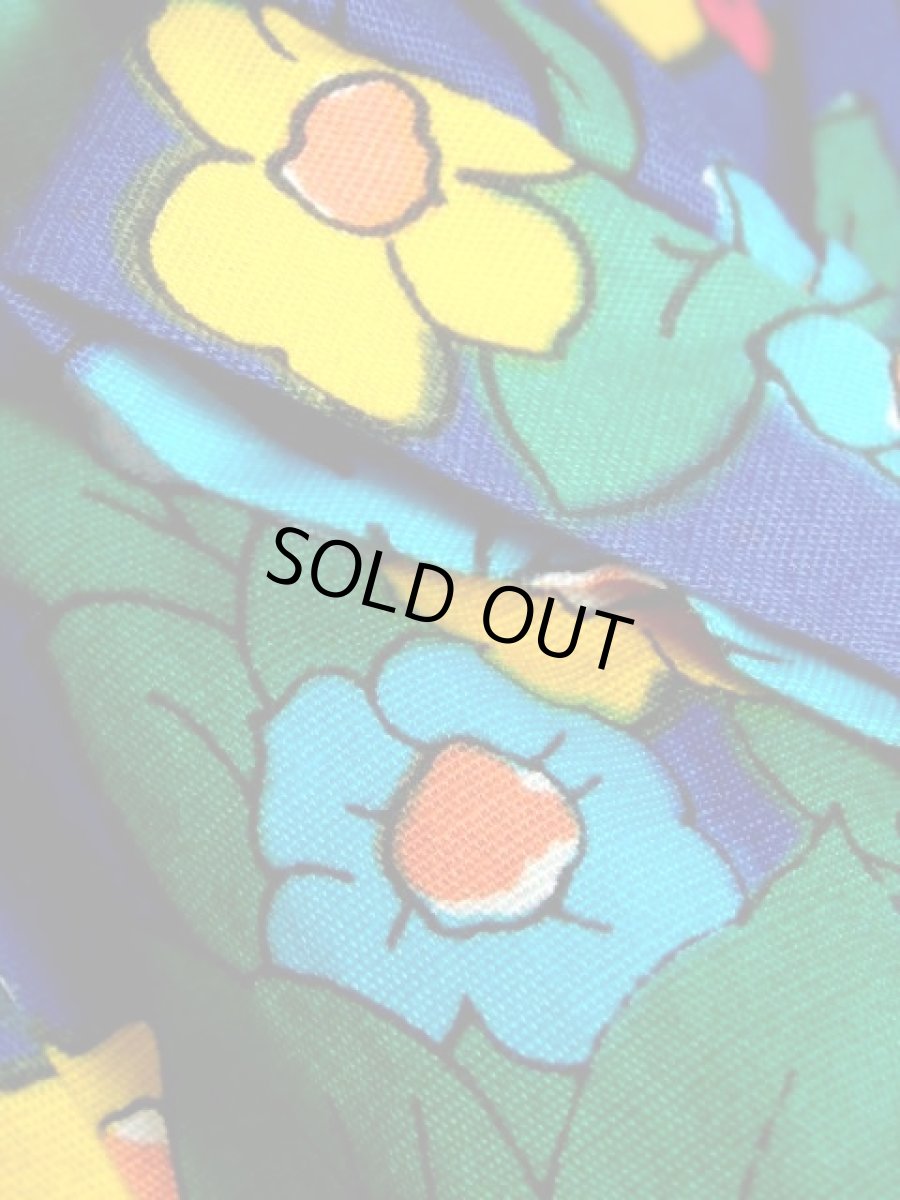 画像16: レトロポップ 花柄 ブルー パフスリーブ カラフル ゆったり 70's レトロ レディース 半袖 昭和レトロ 国産古着 ヴィンテージワンピース【6969】 (16)