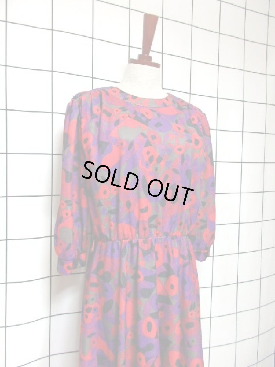 画像8: サイケ アート柄 パープル レッド ブラック ウエストゴム ラメ レトロ 長袖 ヨーロッパ古着 ヴィンテージワンピース【7012】 (8)