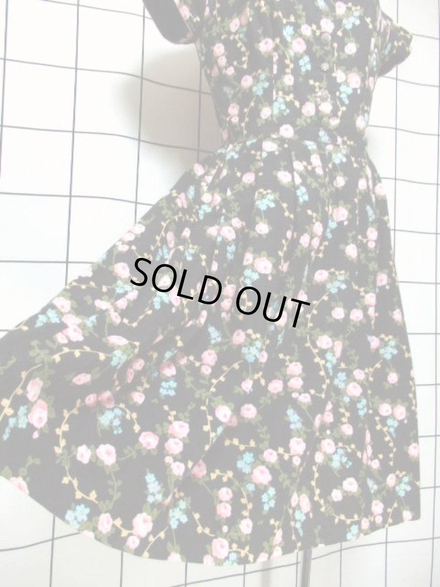 画像13: 花柄 ブラック 黒 袖あり ディアンドル チロルワンピース ドイツ民族衣装 舞台 演奏会 フォークダンス オクトーバーフェスト 【7021】 (13)