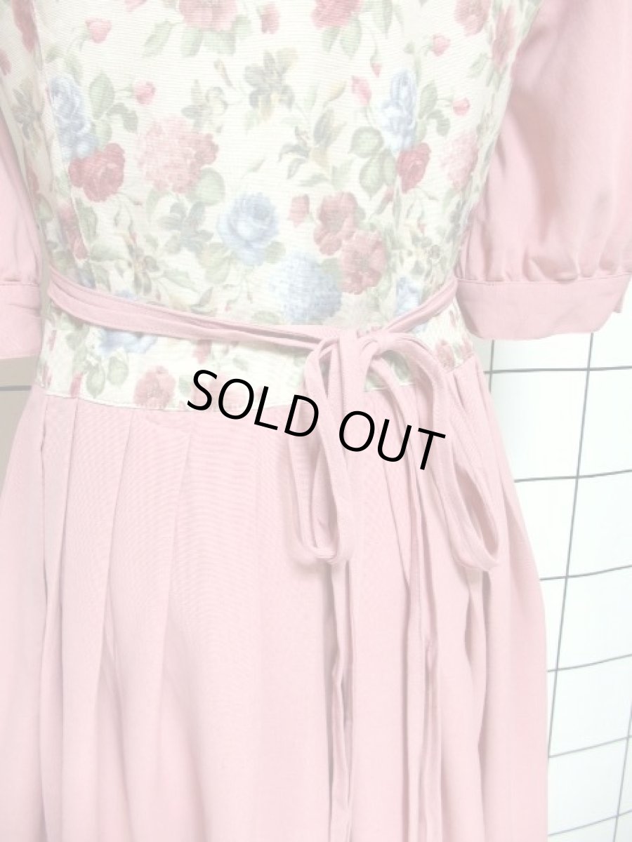 画像7: リネン 花柄 前開き 切り替えし リボン紐 ベージュ ピンク 袖あり クラシカル フォークロア ヨーロッパ古着 ディアンドル チロルドレス ドイツ民族衣装 仮装 舞台 演劇 演奏会 ドレス フォークダンス オクトーバーフェスト【Y7031】 (7)