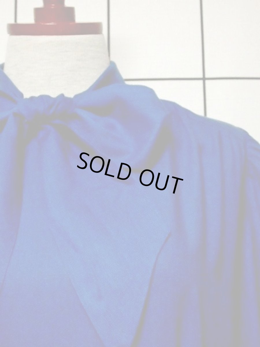 画像10: レース切り替えし ホワイト ブルー 首元リボン ヨーロッパ古着 ヴィンテージワンピース【7063】 (10)