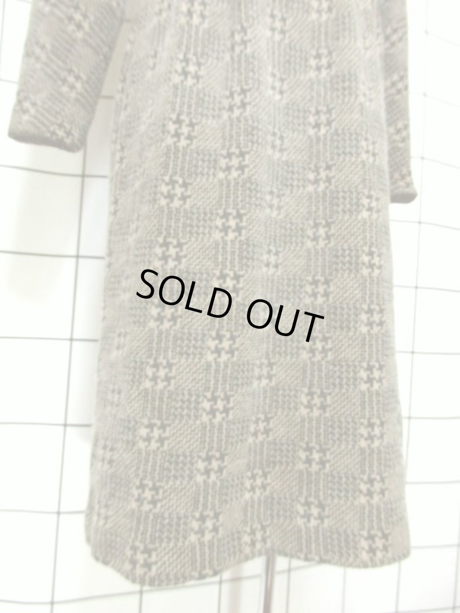 画像11: オンワード ニット ベージュ ブラック ウエストゴム 長袖 昭和レトロ 国産古着 レトロヴィンテージワンピース【7070】 (11)