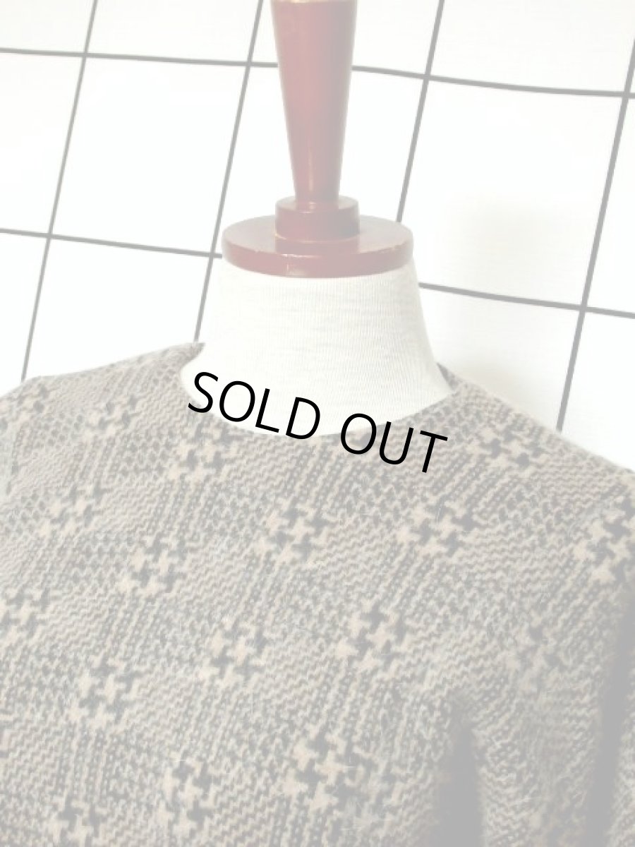 画像8: オンワード ニット ベージュ ブラック ウエストゴム 長袖 昭和レトロ 国産古着 レトロヴィンテージワンピース【7070】 (8)