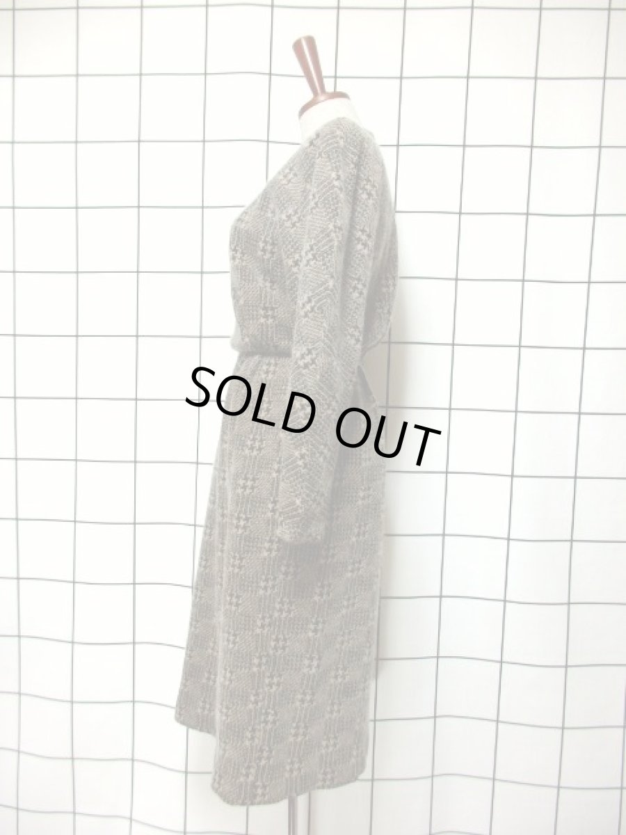 画像6: オンワード ニット ベージュ ブラック ウエストゴム 長袖 昭和レトロ 国産古着 レトロヴィンテージワンピース【7070】 (6)