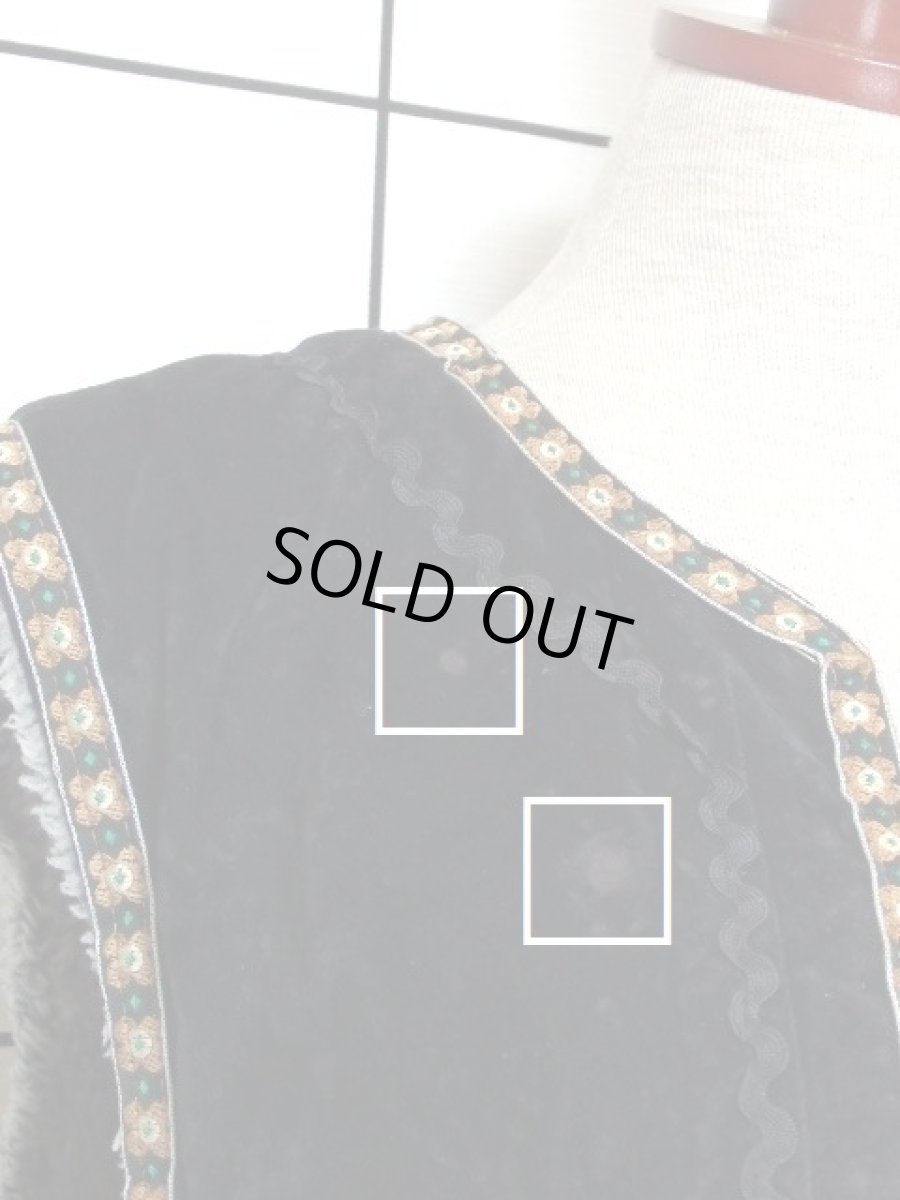 画像10: レトロベスト チロルテープ リボン装飾 裏地ボアで暖か 70's ブラック 黒 フォークロア 古着 (10)