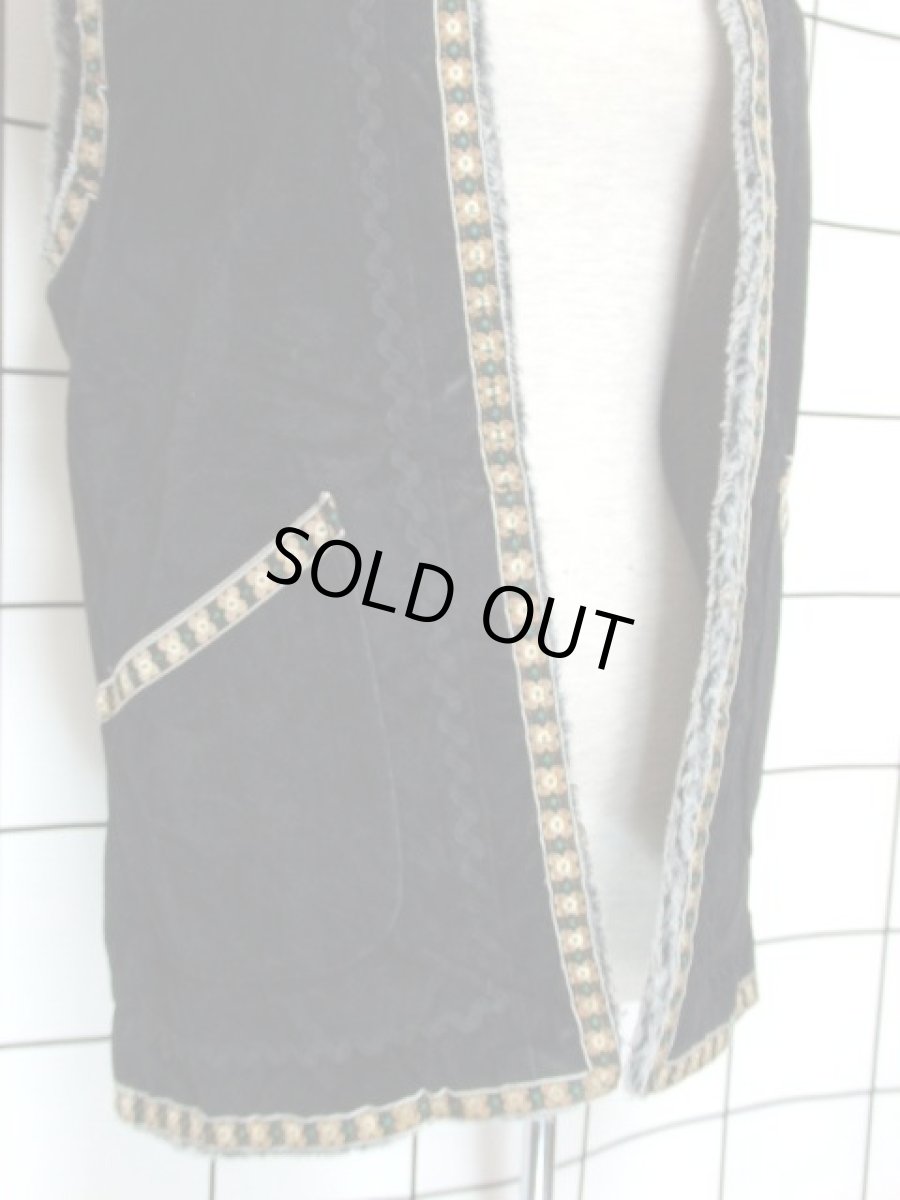 画像4: レトロベスト チロルテープ リボン装飾 裏地ボアで暖か 70's ブラック 黒 フォークロア 古着 (4)