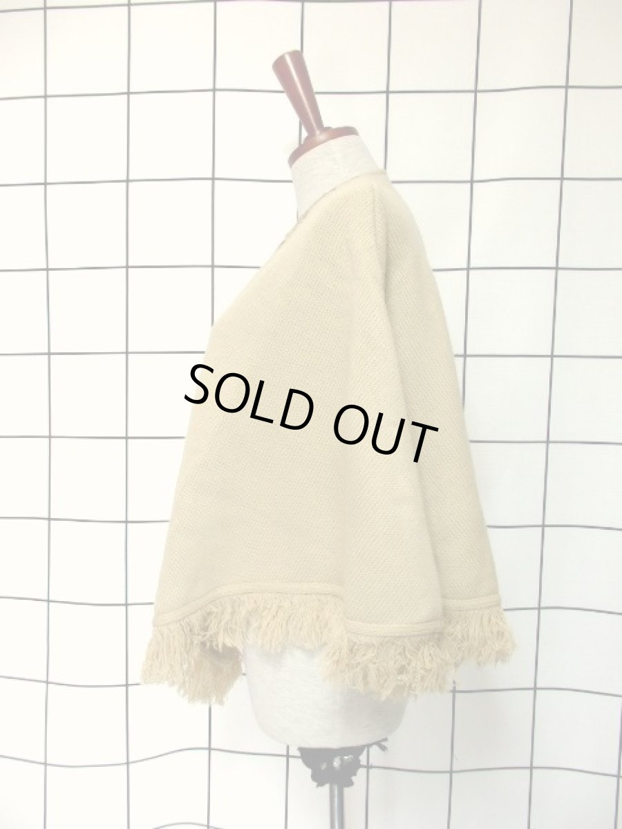 画像6: 刺繍 ベージュ フリンジ フォークロア レトロ ヨーロッパ古着 ヴィンテージポンチョ (6)