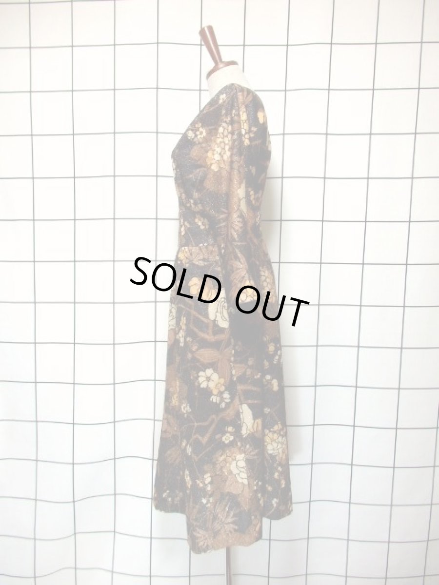 画像7: レトロモダン ボタニカル柄 花柄 ブラウン Vネック ラメ ドルマンスリーブ クラシカル ヨーロッパ古着 ヴィンテージドレス【7104】 (7)