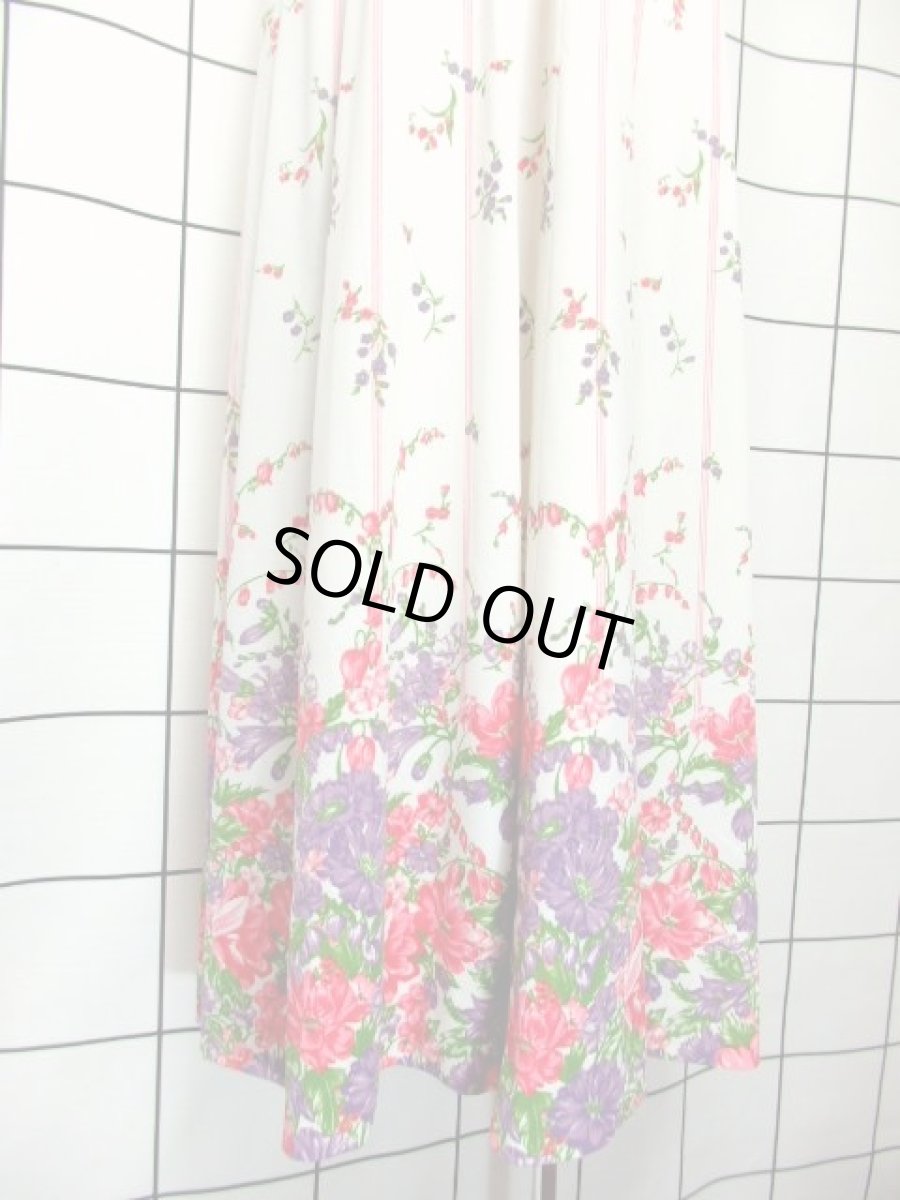 画像12: パーティースタイルにもおすすめ ホワイト 白 70's 花柄 ストライプ レトロ ヨーロッパ古着 ヴィンテージドレス【7160】 (12)