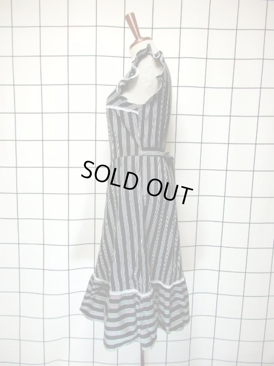 画像6: モノクロ レース フリル Aライン ストライプ バックウエストリボン ガーリー レトロ ノースリーブ ヨーロッパ古着 ヴィンテージワンピース (6)