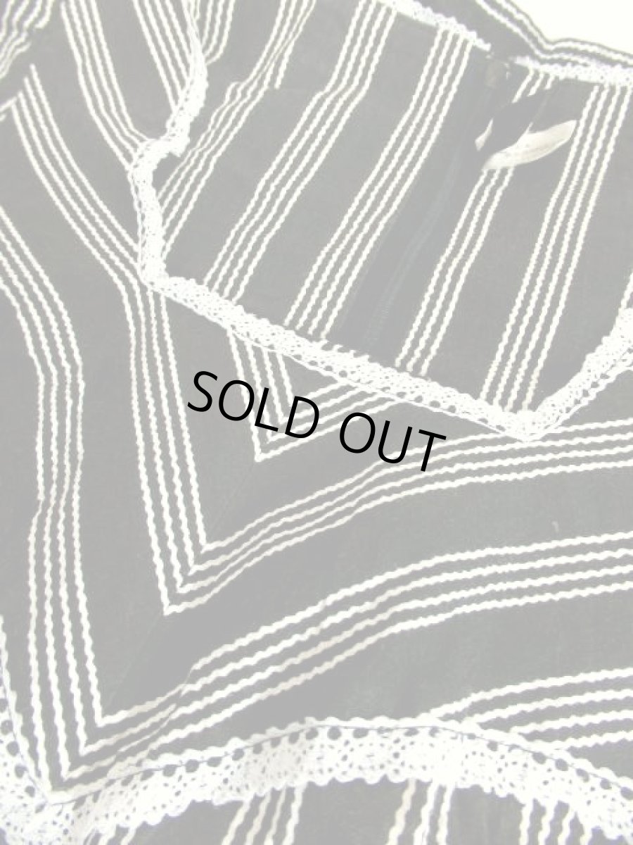 画像14: モノクロ レース フリル Aライン ストライプ バックウエストリボン ガーリー レトロ ノースリーブ ヨーロッパ古着 ヴィンテージワンピース (14)