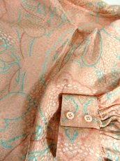 画像13: 大きな襟 アート柄 ピンク 長袖 レトロ ヨーロッパ古着 ヴィンテージブラウス【7175】 (13)