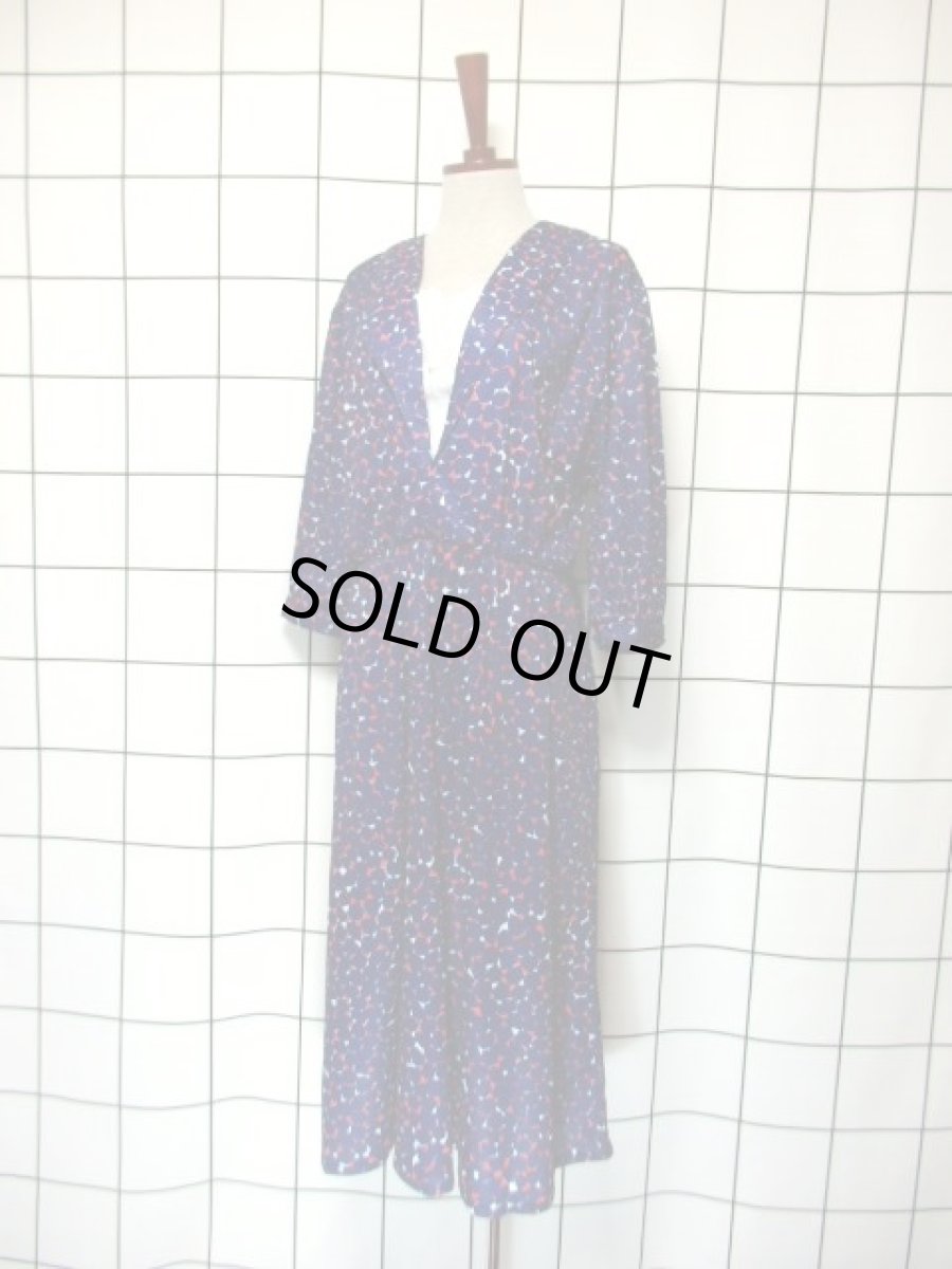 画像2: フロントホワイトレース ネイビー ふんわり袖 上品 レトロ 長袖 ヨーロッパ古着 ヴィンテージドレス 【6349】  (2)