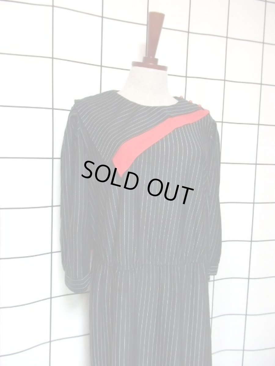 画像8: 80年代 ストライプ柄 ブラック レッド ウエストゴム 長袖 クラシカル USA古着 ヴィンテージワンピース 【6224】  (8)