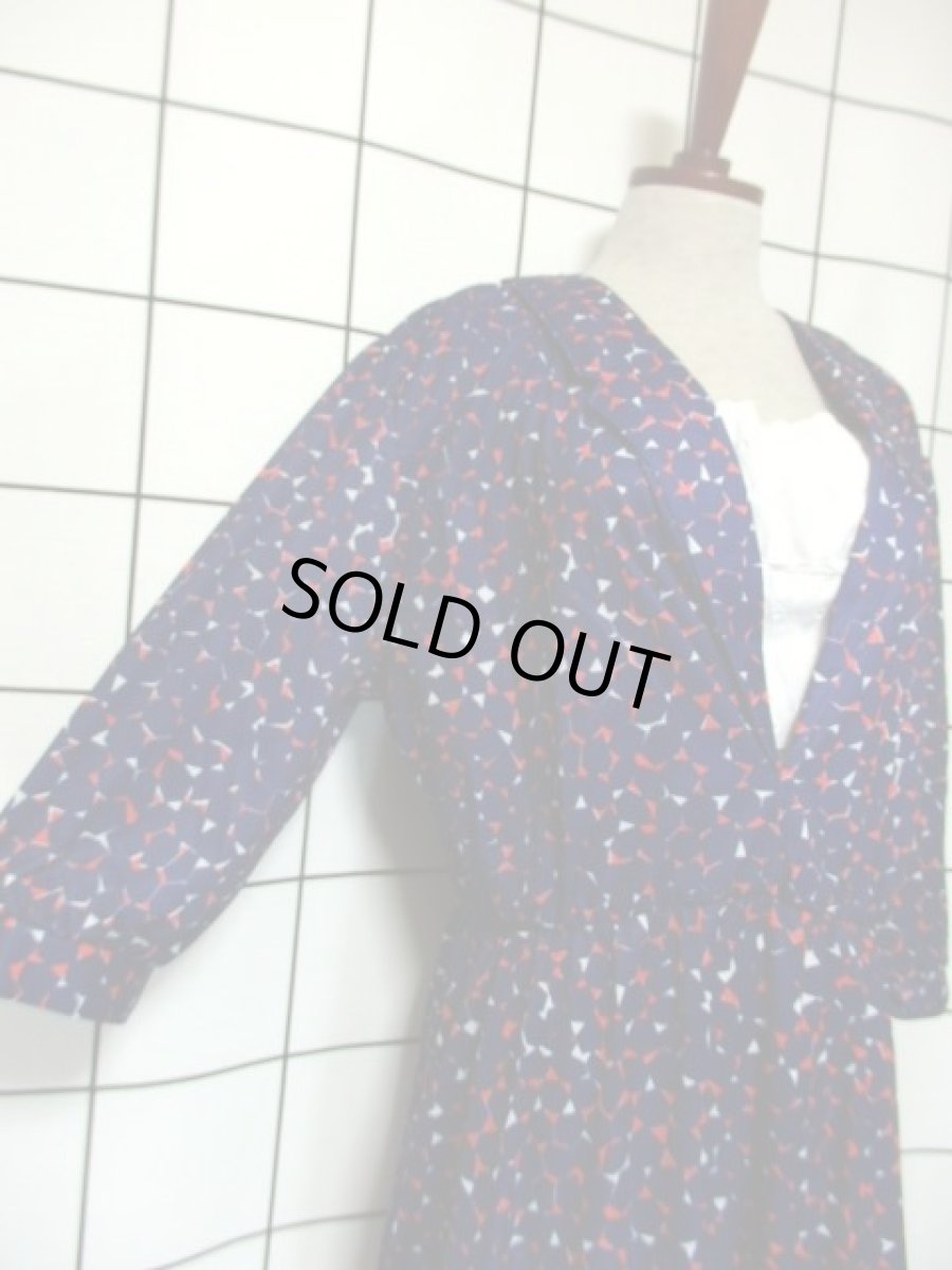 画像4: フロントホワイトレース ネイビー ふんわり袖 上品 レトロ 長袖 ヨーロッパ古着 ヴィンテージドレス 【6349】  (4)