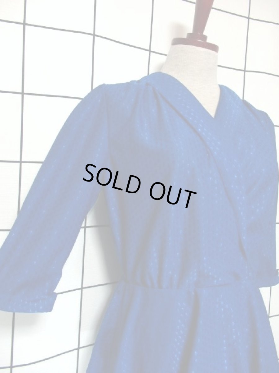 画像4: ドットモチーフ織り ティアード プリーツ ブルー ヨーロッパ古着 レトロ ヴィンテージドレス【7271】 (4)