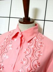 画像8: フォークロア刺繍 ピンク 長袖 レトロ ヨーロッパ古着 ヴィンテージ刺繍ブラウス【7268】 (8)