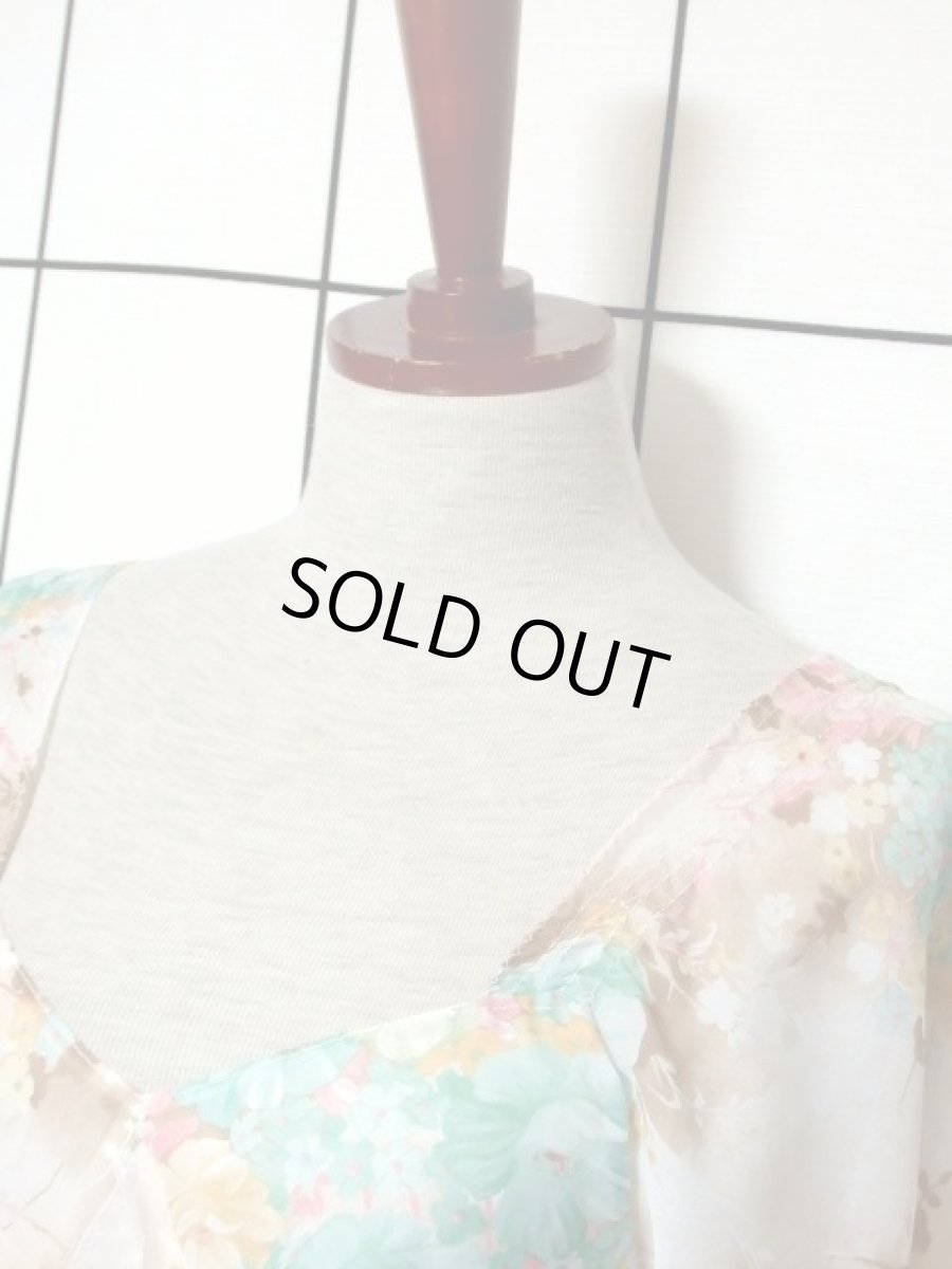 画像8: フランス製 花柄 パステルカラー プリーツ ティアード フレア袖 リボン レトロ ヨーロッパ古着 ヴィンテージドレス【7286】 (8)