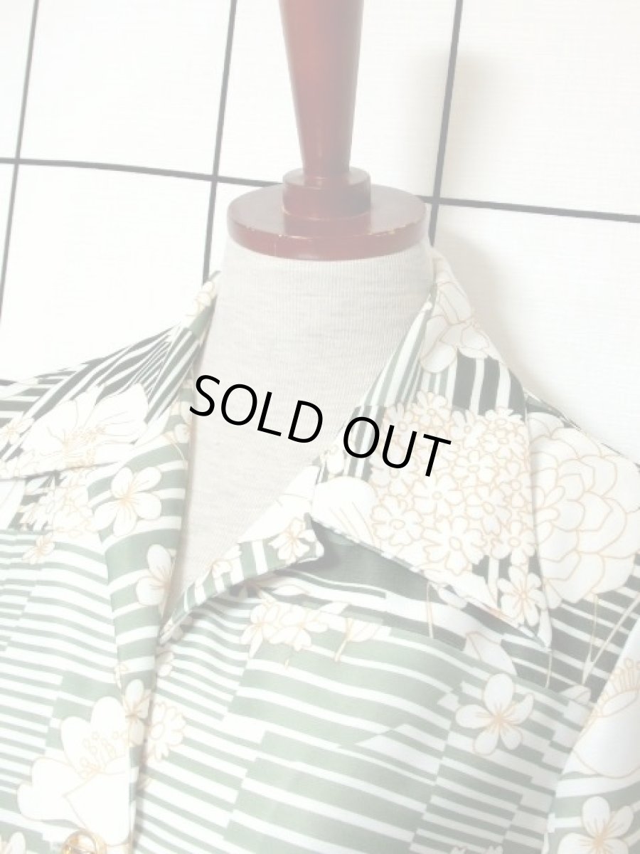 画像9: 花柄 ボーダー 前開き グリーン ホワイト マキシ丈 長袖 レトロ USA古着 ヴィンテージワンピース【7296】 (9)