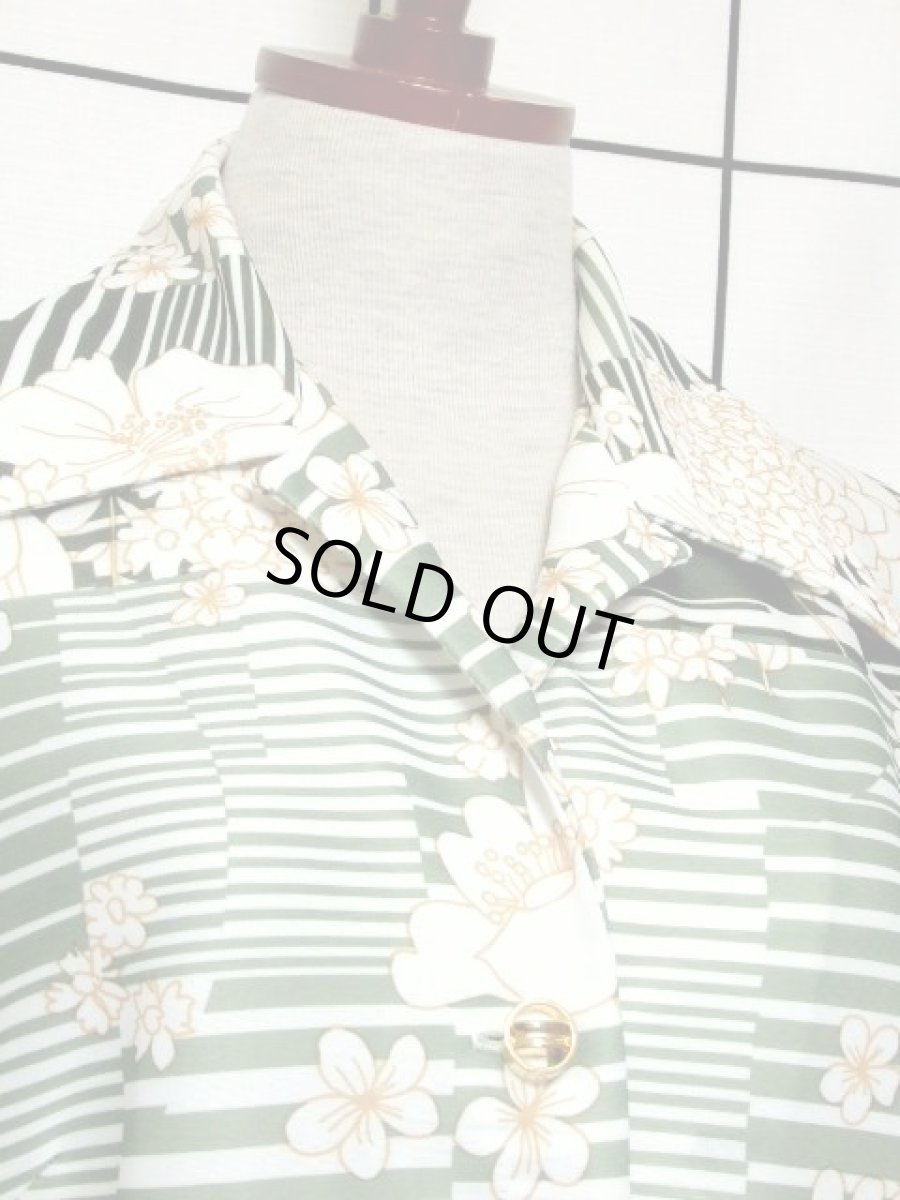 画像3: 花柄 ボーダー 前開き グリーン ホワイト マキシ丈 長袖 レトロ USA古着 ヴィンテージワンピース【7296】 (3)