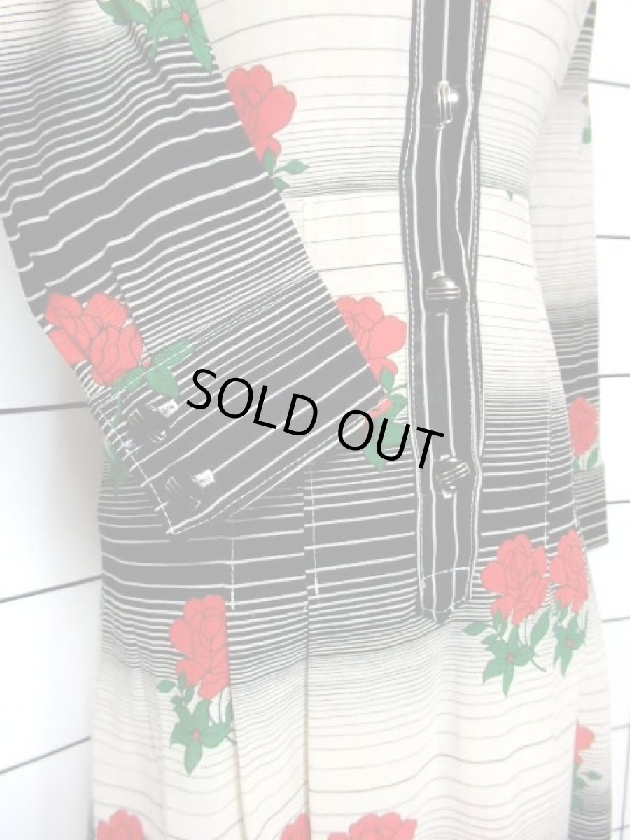 画像10: 薔薇柄 ボーダー 70's 長袖 昭和レトロ 国産古着 レトロワンピース【7304】 (10)