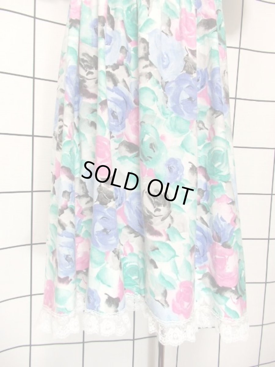 画像10: 花柄 レース装飾 美しいシルエット形成 クラシカル 半袖 レトロ ヨーロッパ古着 ヴィンテージドレス【7320】 (10)