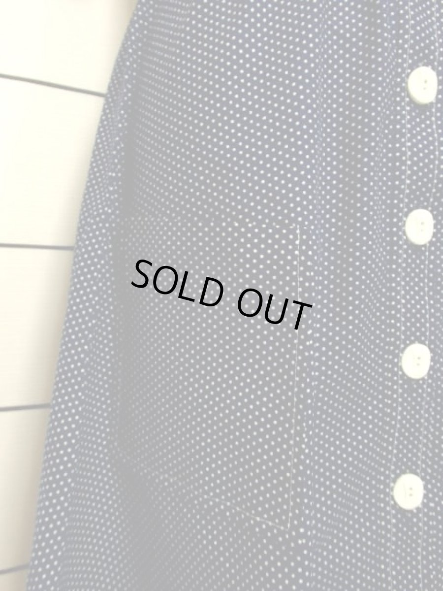 画像13: ドット柄 ネービー ホワイト Aライン 前開き 半袖 レトロ ヨーロッパ古着 ヴィンテージシャツワンピース【7351】 (13)