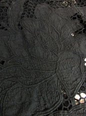 画像13: 透かし編み ブラック 透け感が可愛い レイヤードコーデにおすすめ レトロ ヨーロッパ古着 シャツ ブラウス ヴィンテージトップス【7358】 (13)