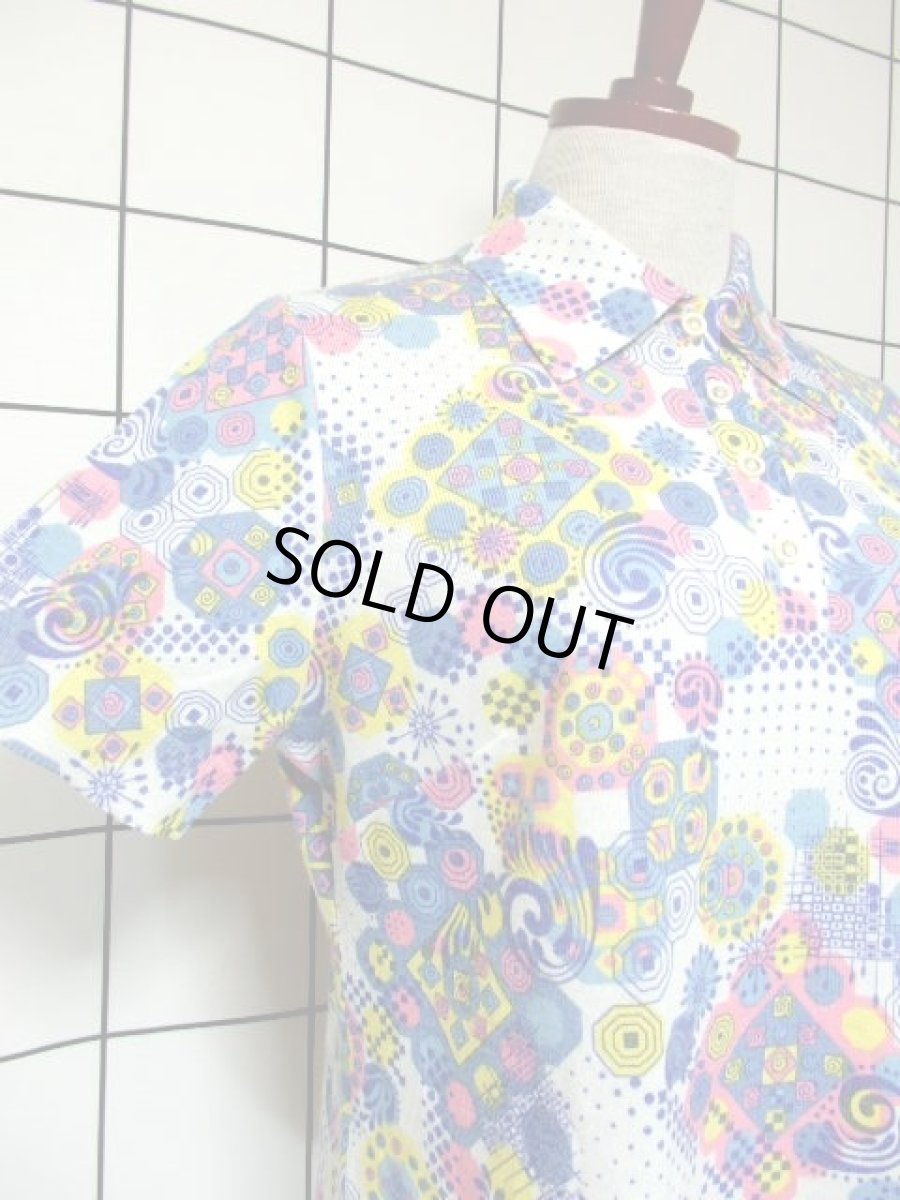 画像5: レトロポップ 幾何学調 ドット ヨーロッパ古着 半袖 シャツ ブラウス ヴィンテージトップス (5)