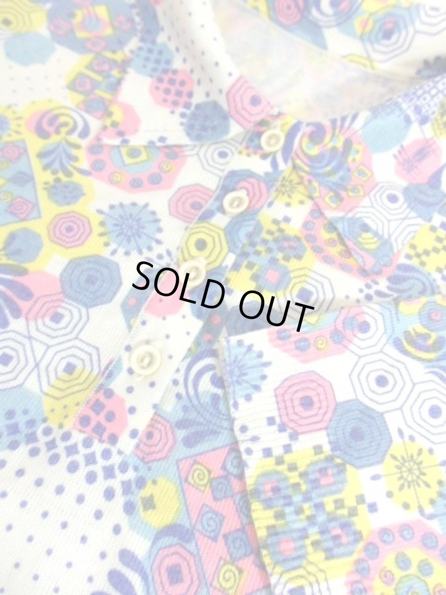 画像11: レトロポップ 幾何学調 ドット ヨーロッパ古着 半袖 シャツ ブラウス ヴィンテージトップス (11)