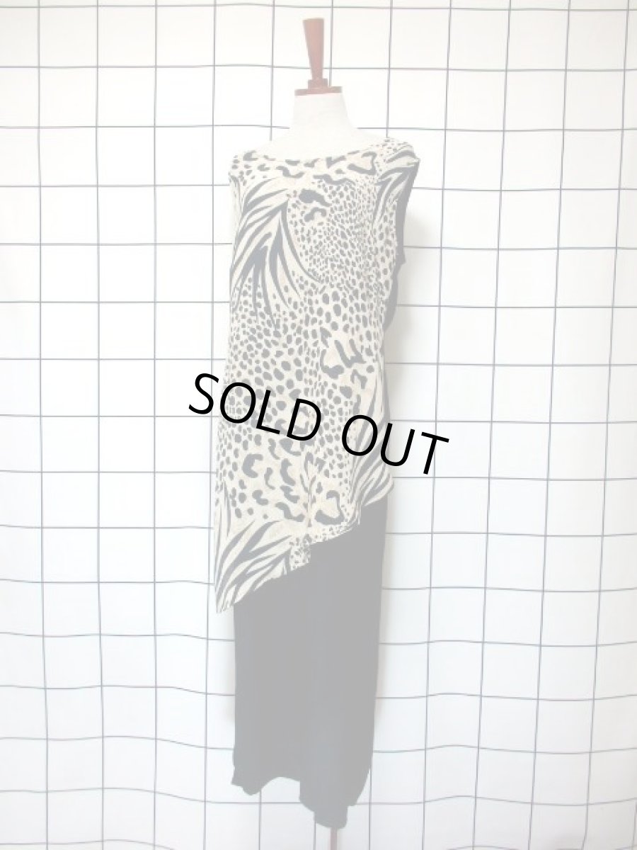 画像2: アニマル調プリント ブラック ベージュ スリットデザイン ノースリーブ レトロ ヨーロッパ古着 ヴィンテージドレス【7437】 (2)