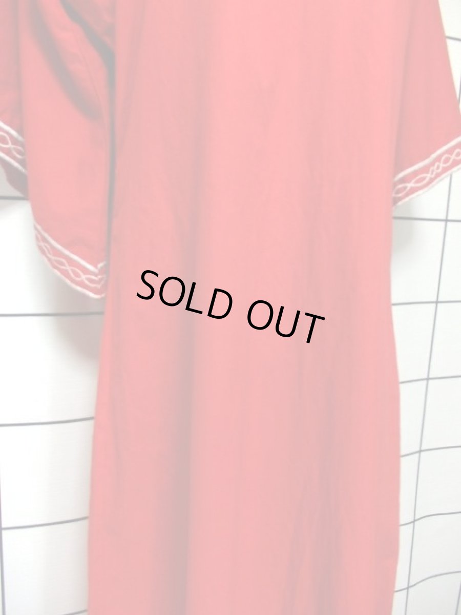 画像9: 刺繍 レッド TALONジッパー スカートスリット フォークロア レトロ USA古着 ヴィンテージ刺繍ドレス【7444】 (9)