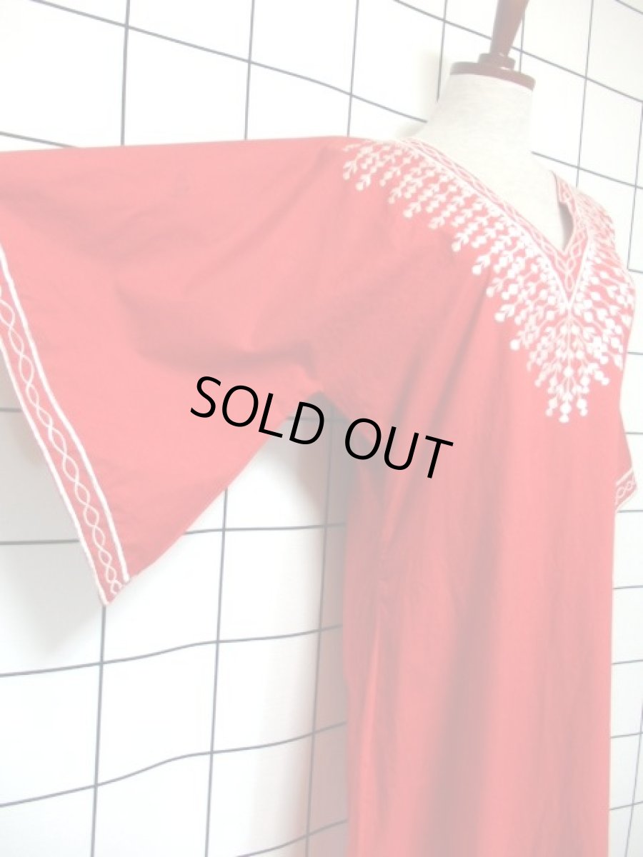 画像4: 刺繍 レッド TALONジッパー スカートスリット フォークロア レトロ USA古着 ヴィンテージ刺繍ドレス【7444】 (4)