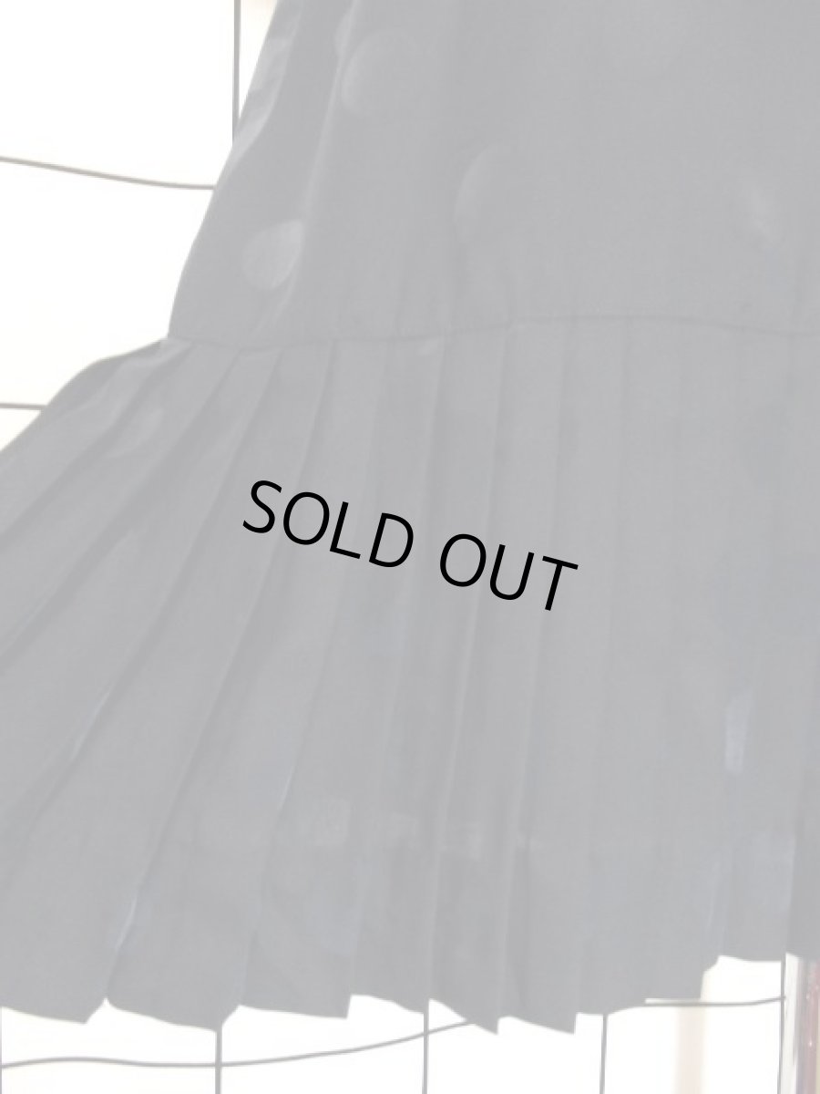 画像14: 濃淡の効いたドット柄 ネイビー クラシカル 70年代 透け感 裾プリーツ 昭和レトロ 国産古着 レトロヴィンテージドレス【7503】 (14)