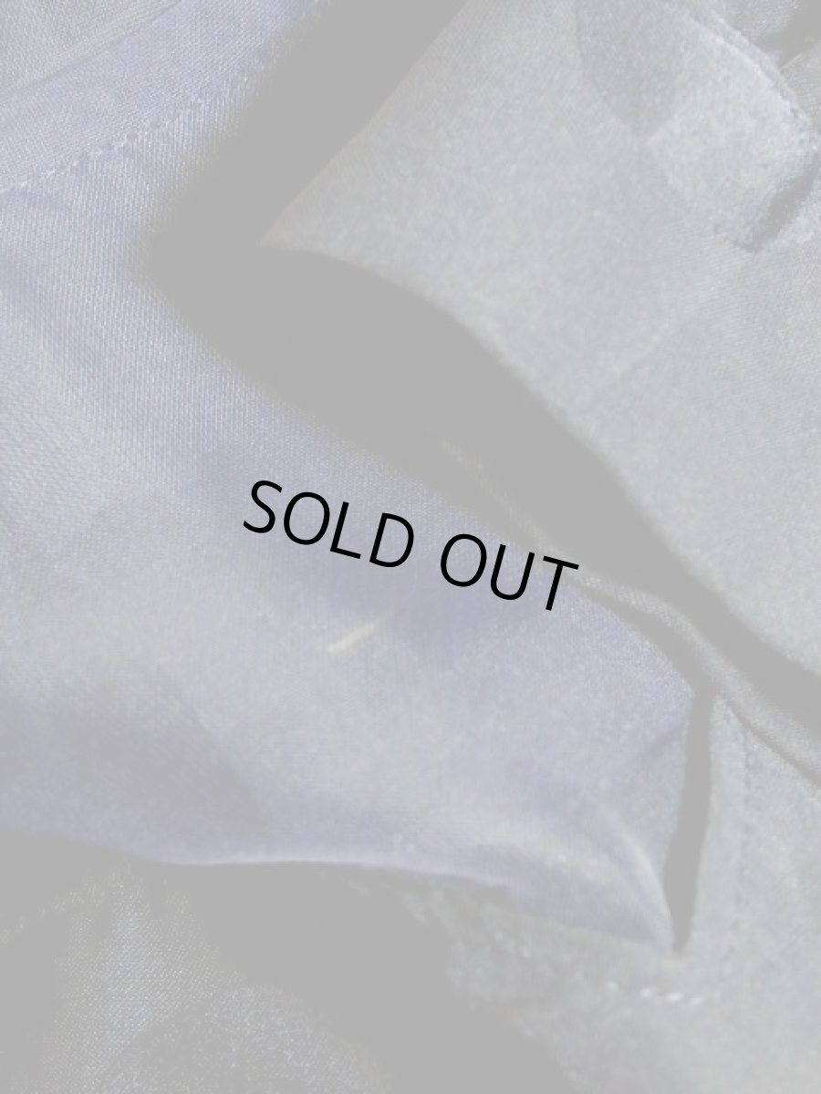 画像17: 濃淡の効いたドット柄 ネイビー クラシカル 70年代 透け感 裾プリーツ 昭和レトロ 国産古着 レトロヴィンテージドレス【7503】 (17)