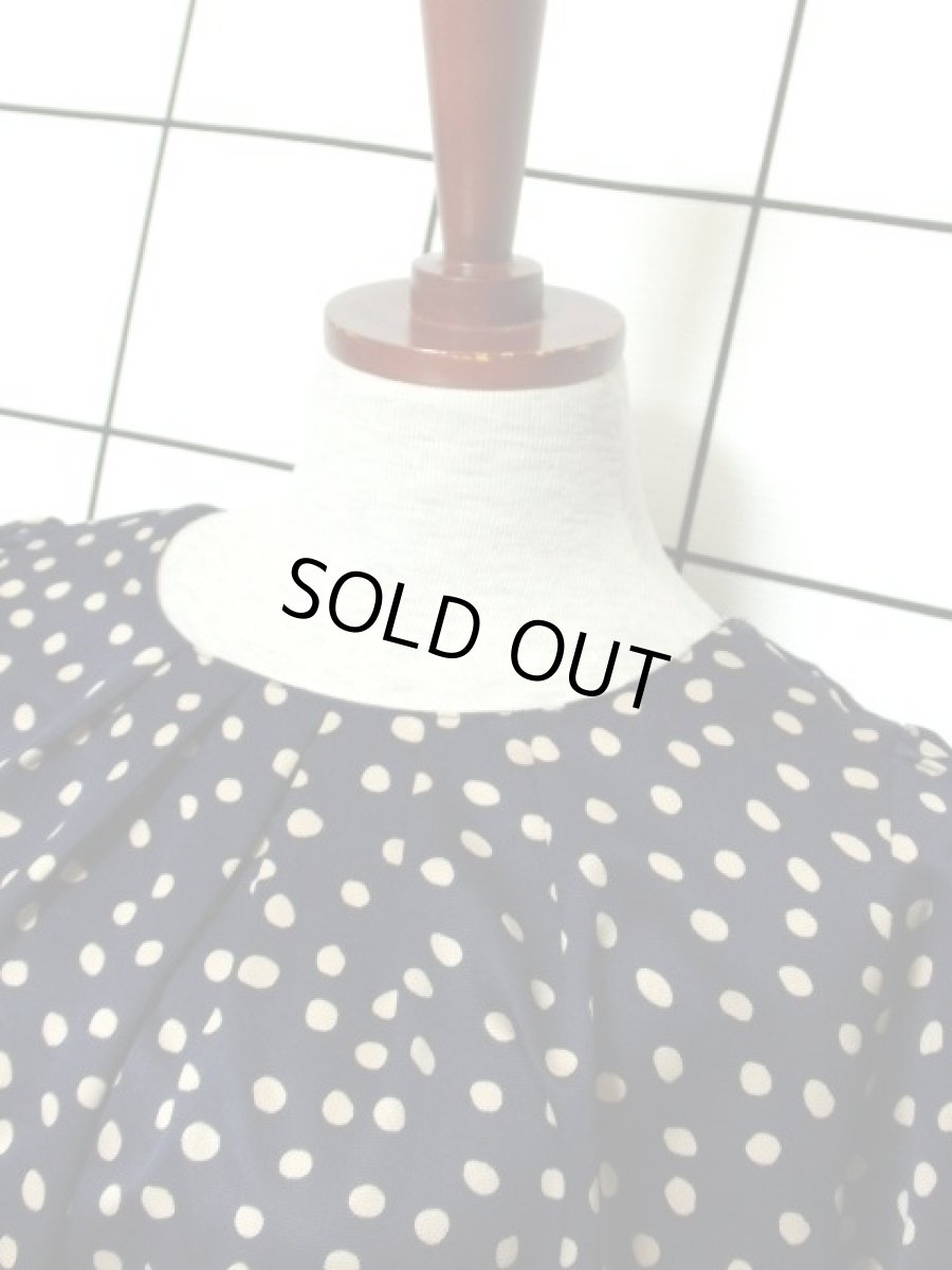 画像9: レトロワンピース ドット柄 ネイビー ふんわり 80年代 古着 (9)