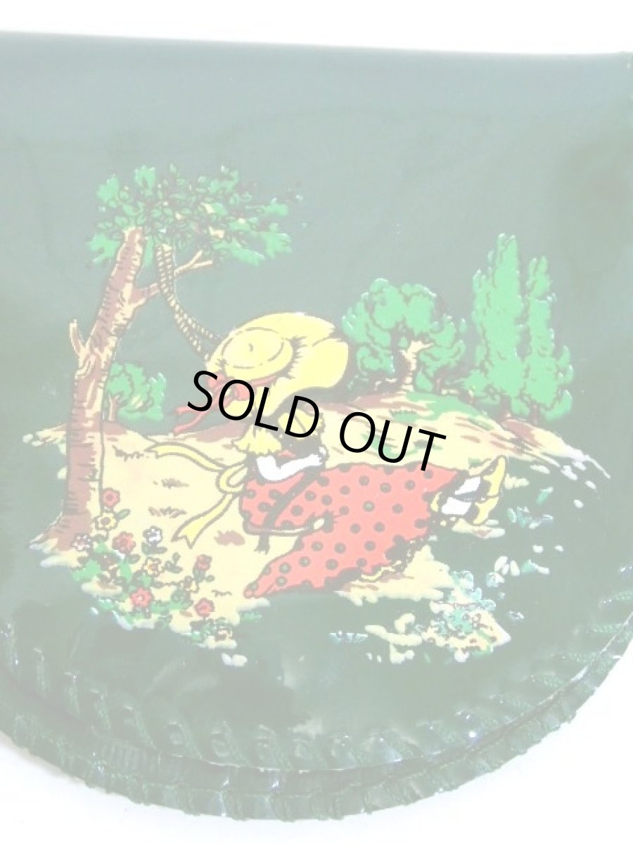 画像3: 森の中のレトロな女の子柄が可愛い コインケース 小物入れに グリーン【7551】 (3)