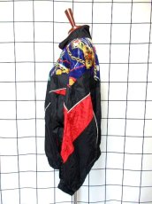 画像7: スカーフ柄 ブラック カラフル ジップアップ レトロ ヨーロッパ古着 ブルゾン ジャンパー ヴィンテージナイロンジャケット (7)