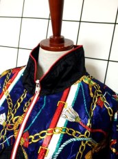 画像9: スカーフ柄 ブラック カラフル ジップアップ レトロ ヨーロッパ古着 ブルゾン ジャンパー ヴィンテージナイロンジャケット (9)