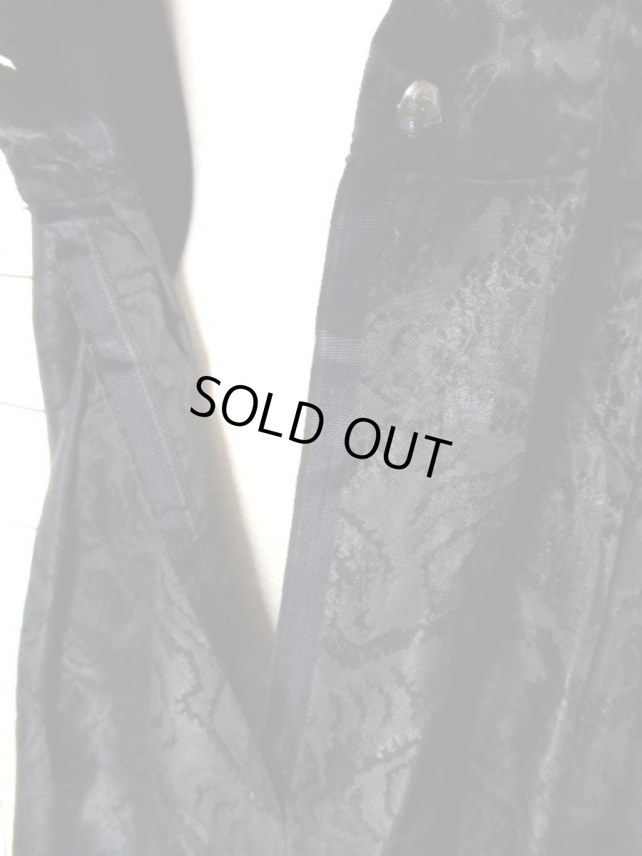 画像16: 濃淡の効いた織りデザイン ブラック レース 長袖 クラシカル ディアンドル チロルドレス ドイツ民族衣装 舞台 演奏会 フォークダンス オクトーバーフェスト【7597】 (16)