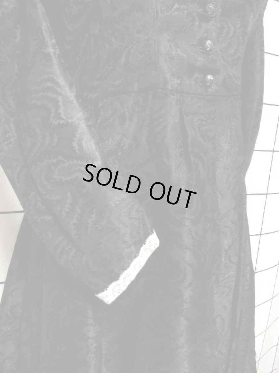 画像12: 濃淡の効いた織りデザイン ブラック レース 長袖 クラシカル ディアンドル チロルドレス ドイツ民族衣装 舞台 演奏会 フォークダンス オクトーバーフェスト【7597】 (12)